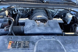 Used 2018  GMC Yukon 4d SUV 4WD SLT at Carrikers Auto Outlet near Oskaloosa&comma; IA