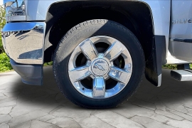 Used 2017  Chevrolet Silverado 1500 4WD Crew Cab LTZ at Carrikers Auto Outlet near Oskaloosa&comma; IA