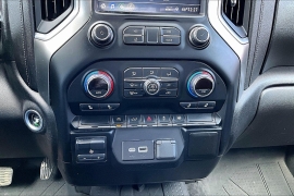 Used 2021  Chevrolet Silverado 1500 4WD Crew Cab 147" LT at Carrikers Auto Outlet near Oskaloosa&comma; IA