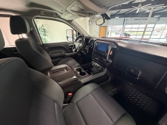 Used 2016  Chevrolet Silverado 1500 4WD Crew Cab LT Z71 at Carrikers Auto Outlet near Oskaloosa&comma; IA
