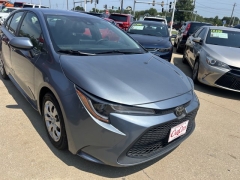 Used 2020  Toyota Corolla 4d Sedan LE at Carrikers Auto Outlet near Oskaloosa&comma; IA