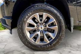 Used 2020  Chevrolet Silverado 1500 4WD Double Cab RST at Carrikers Auto Outlet near Oskaloosa, IA