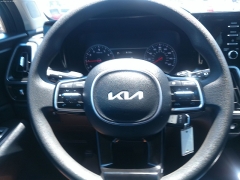 Used 2022 Kia Sorento LX FWD at Carrikers Auto Outlet near Oskaloosa, IA