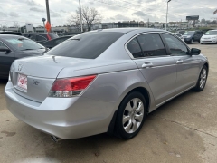 Used 2010  Honda Accord Sedan 4d EX-L Auto at Carrikers Auto Outlet near Oskaloosa&comma; IA