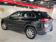 Used 2018  Jeep Cherokee 4d SUV 4WD Limited V6 at Carrikers Auto Outlet near Oskaloosa&comma; IA