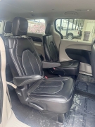 Used 2022  Chrysler Pacifica Touring L FWD at Carrikers Auto Outlet near Oskaloosa&comma; IA