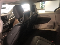 Used 2018  Chrysler Pacifica 4d Wagon Touring L Plus at Carrikers Auto Outlet near Oskaloosa&comma; IA