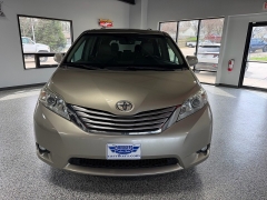  2016 Toyota Sienna 4d Wagon XLE 7-Pass w&sol;Auto Access Seat at Carrikers Auto Outlet near Oskaloosa&comma; IA