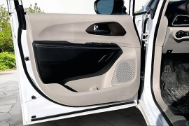 Used 2023  Chrysler Voyager LX FWD at Carrikers Auto Outlet near Oskaloosa&comma; IA