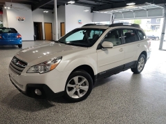 Used 2014  Subaru Outback 4d SUV i Premium CVT at Carrikers Auto Outlet near Oskaloosa&comma; IA