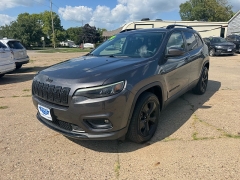 Used 2020  Jeep Cherokee 4d SUV 4WD Latitude Plus Altitude 2&period;0L at Carrikers Auto Outlet near Oskaloosa&comma; IA