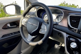 Used 2023  Chrysler Voyager LX FWD at Carrikers Auto Outlet near Oskaloosa&comma; IA