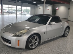 Used 2007  Nissan 350Z 2dr Roadster Auto Touring at Carrikers Auto Outlet near Oskaloosa&comma; IA