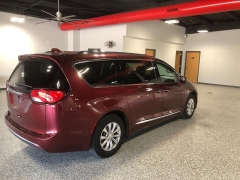 Used 2018  Chrysler Pacifica 4d Wagon Touring L at Carrikers Auto Outlet near Oskaloosa&comma; IA