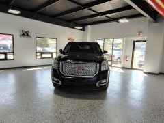 Used 2015  GMC Yukon 4d SUV 4WD SLT at Carrikers Auto Outlet near Oskaloosa&comma; IA