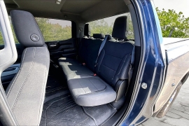 Used 2021  Chevrolet Silverado 1500 4WD Crew Cab 147" LT at Carrikers Auto Outlet near Oskaloosa&comma; IA