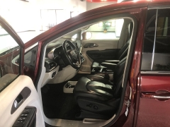 Used 2018  Chrysler Pacifica 4d Wagon Touring L at Carrikers Auto Outlet near Oskaloosa&comma; IA