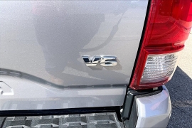 Used 2017  Toyota Tacoma 4WD Access Cab TRD Sport Auto at Carrikers Auto Outlet near Oskaloosa&comma; IA