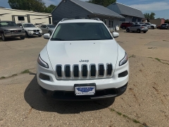 Used 2015  Jeep Cherokee 4d SUV 4WD Latitude V6 at Carrikers Auto Outlet near Oskaloosa&comma; IA