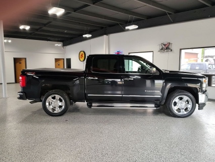 Used 2018 Chevrolet Silverado 1500 4WD Crew Cab LTZ Z71 at Carrikers Auto Outlet near Oskaloosa, IA