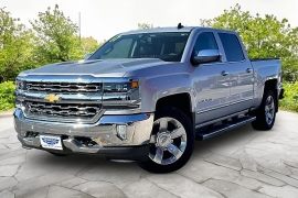  2017 Chevrolet Silverado 1500 4WD Crew Cab LTZ at Carrikers Auto Outlet near Oskaloosa&comma; IA