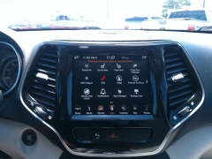 Used 2019 Jeep Cherokee 4d SUV 4WD Limited 3.2L at Carrikers Auto Outlet near Oskaloosa, IA