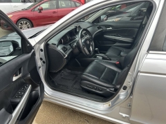 Used 2010  Honda Accord Sedan 4d EX-L Auto at Carrikers Auto Outlet near Oskaloosa&comma; IA