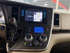 Used 2016  Toyota Sienna 4d Wagon XLE 7-Pass w&sol;Auto Access Seat at Carrikers Auto Outlet near Oskaloosa&comma; IA