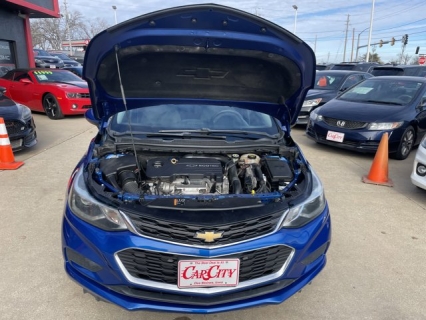 Used 2017 Chevrolet Cruze 4d Hatchback LT Auto at Carrikers Auto Outlet near Oskaloosa, IA