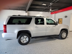 Used 2012  Chevrolet Suburban 2500 SUV 4WD LS at Carrikers Auto Outlet near Oskaloosa&comma; IA