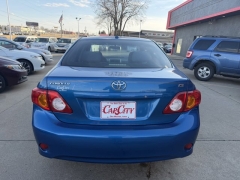 Used 2009  Toyota Corolla 4d Sedan LE at Carrikers Auto Outlet near Oskaloosa&comma; IA