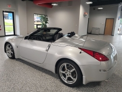 Used 2007  Nissan 350Z 2dr Roadster Auto Touring at Carrikers Auto Outlet near Oskaloosa&comma; IA