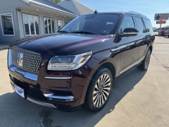 Used 2019 Lincoln Navigator 4d SUV 4WD Reserve at Carrikers Auto Outlet near Oskaloosa, IA