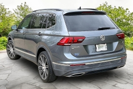 Used 2018  Volkswagen Tiguan 4d SUV SE at Carrikers Auto Outlet near Oskaloosa&comma; IA
