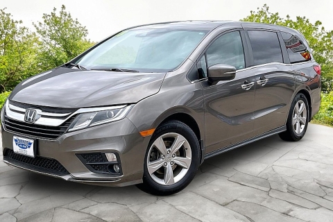 Used 2018 Honda Odyssey 4d Wagon EX-L at Carrikers Auto Outlet near Oskaloosa, IA
