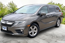  2018 Honda Odyssey 4d Wagon EX-L at Carrikers Auto Outlet near Oskaloosa&comma; IA