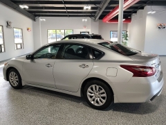 Used 2018  Nissan Altima 4d Sedan 2&period;5L S at Carrikers Auto Outlet near Oskaloosa&comma; IA
