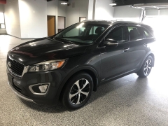  2017 Kia Sorento 4d SUV AWD EX Turbo at Carrikers Auto Outlet near Oskaloosa&comma; IA