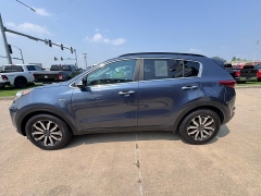 Used 2018 Kia Sportage 4d SUV AWD EX at Carrikers Auto Outlet near Oskaloosa, IA