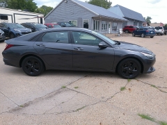 Used 2021 Hyundai Elantra SEL IVT at Carrikers Auto Outlet near Oskaloosa, IA