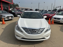 Used 2013  Hyundai Sonata 4d Sedan SE at Carrikers Auto Outlet near Oskaloosa&comma; IA