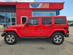 Used 2017  Jeep Wrangler Unlimited 4d Convertible Sahara at Carrikers Auto Outlet near Oskaloosa&comma; IA