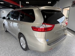 Used 2016  Toyota Sienna 4d Wagon XLE 7-Pass w&sol;Auto Access Seat at Carrikers Auto Outlet near Oskaloosa&comma; IA