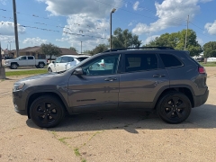 Used 2020  Jeep Cherokee 4d SUV 4WD Latitude Plus Altitude 2&period;0L at Carrikers Auto Outlet near Oskaloosa&comma; IA