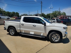 Used 2020  Chevrolet Silverado 1500 4WD Crew Cab LTZ at Carrikers Auto Outlet near Oskaloosa&comma; IA