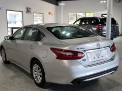 Used 2018  Nissan Altima 4d Sedan 2&period;5L S at Carrikers Auto Outlet near Oskaloosa&comma; IA