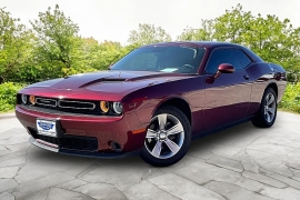  2019 Dodge Challenger 2d Coupe RWD SXT at Carrikers Auto Outlet near Oskaloosa&comma; IA