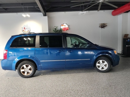 Used 2010 Dodge Grand Caravan 4d Wagon SXT 3.8L at Carrikers Auto Outlet near Oskaloosa, IA
