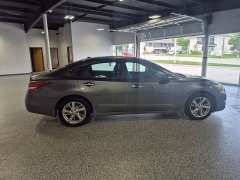 Used 2015  Nissan Altima 4d Sedan SL 2&period;5L at Carrikers Auto Outlet near Oskaloosa&comma; IA