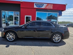 Used 2016  Chrysler 300 4d Sedan Limited AWD at Carrikers Auto Outlet near Oskaloosa&comma; IA